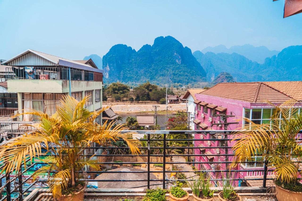 Vang Vieng Sunset Guesthouse & Restaurant ภายนอก รูปภาพ