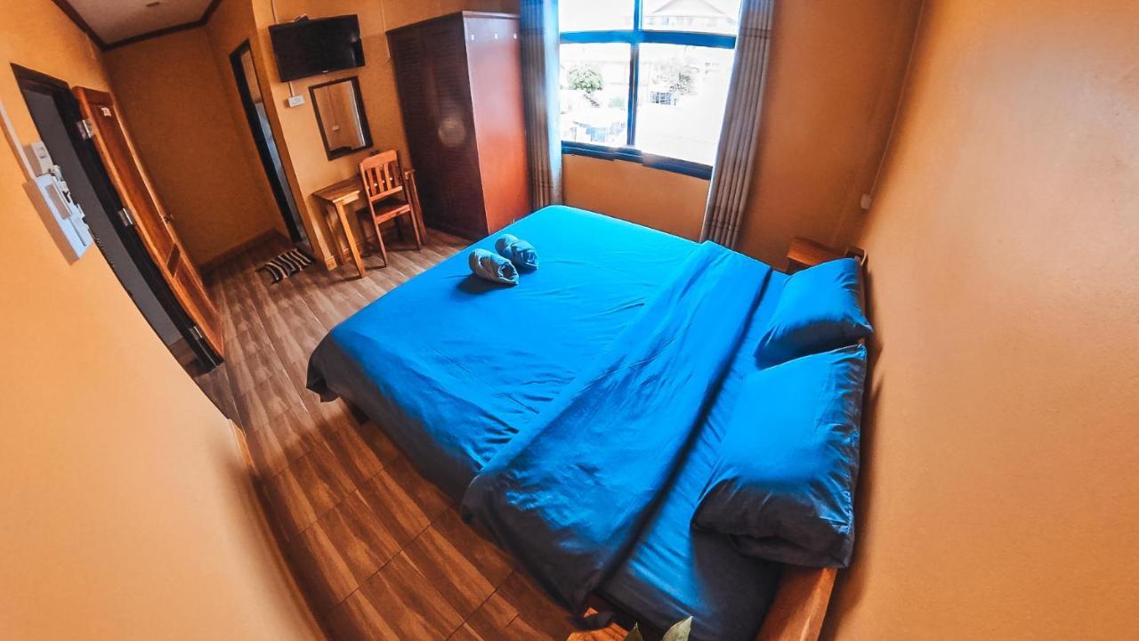 Vang Vieng Sunset Guesthouse & Restaurant ภายนอก รูปภาพ
