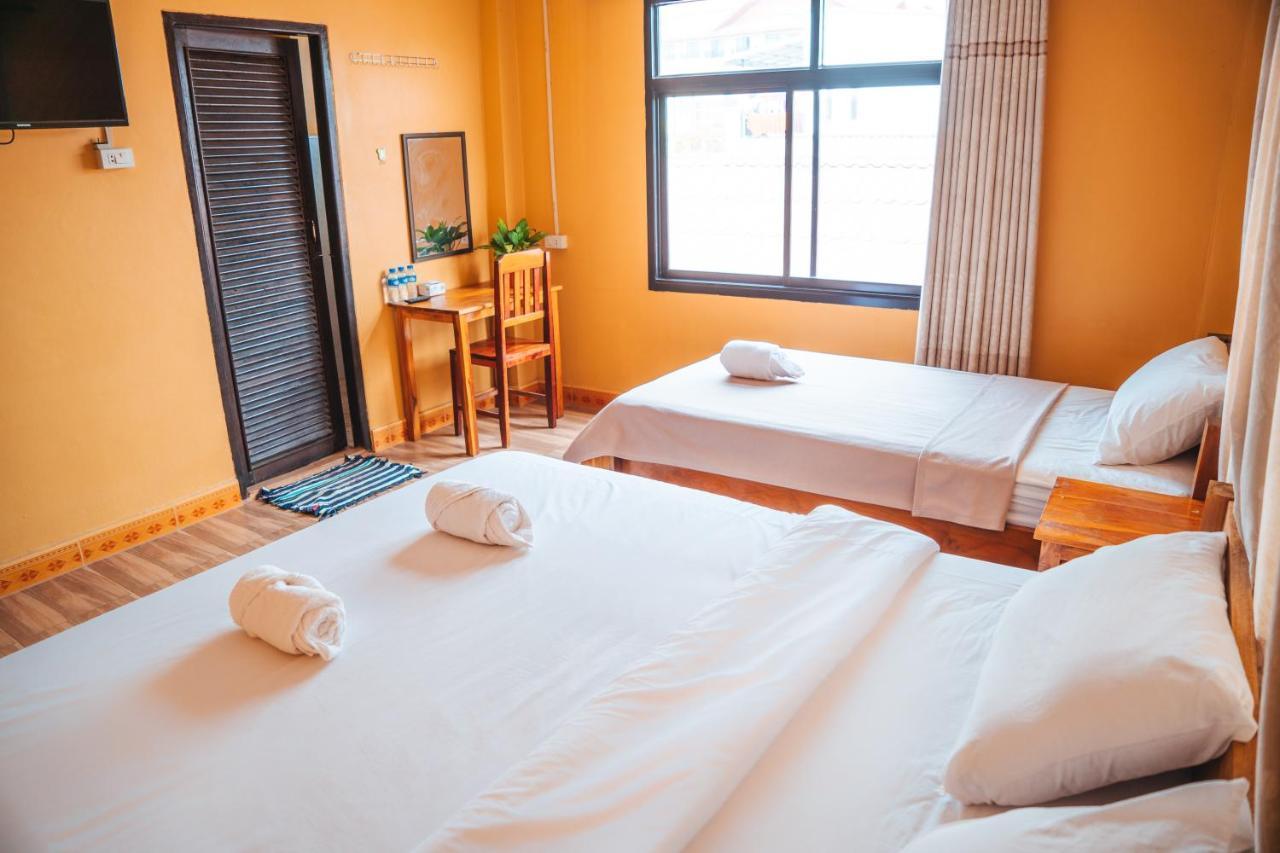 Vang Vieng Sunset Guesthouse & Restaurant ภายนอก รูปภาพ