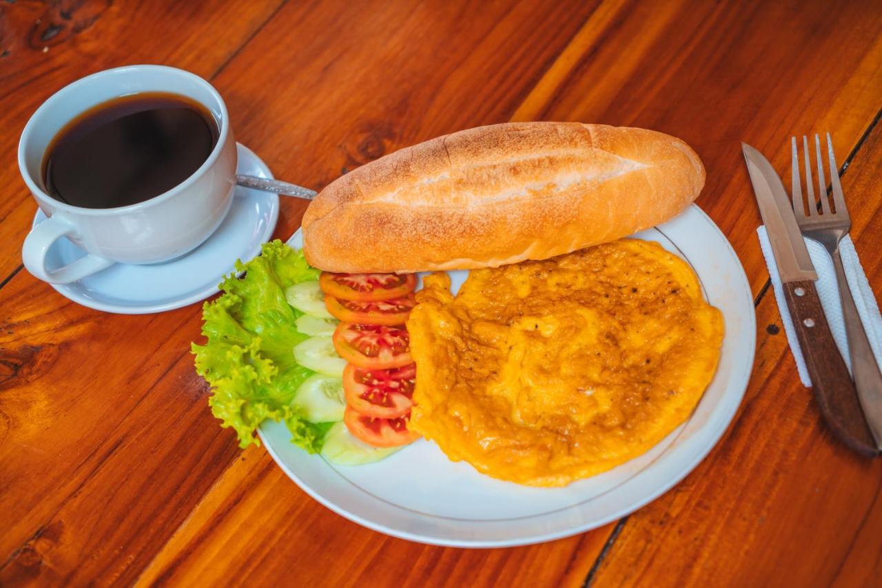 Vang Vieng Sunset Guesthouse & Restaurant ภายนอก รูปภาพ